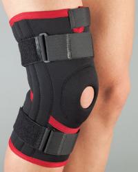 Бандаж на колено неопреновый, неразъемный, силиконовое кольцо, 4 спиральные ребра размер S 103 АУРАФИКС